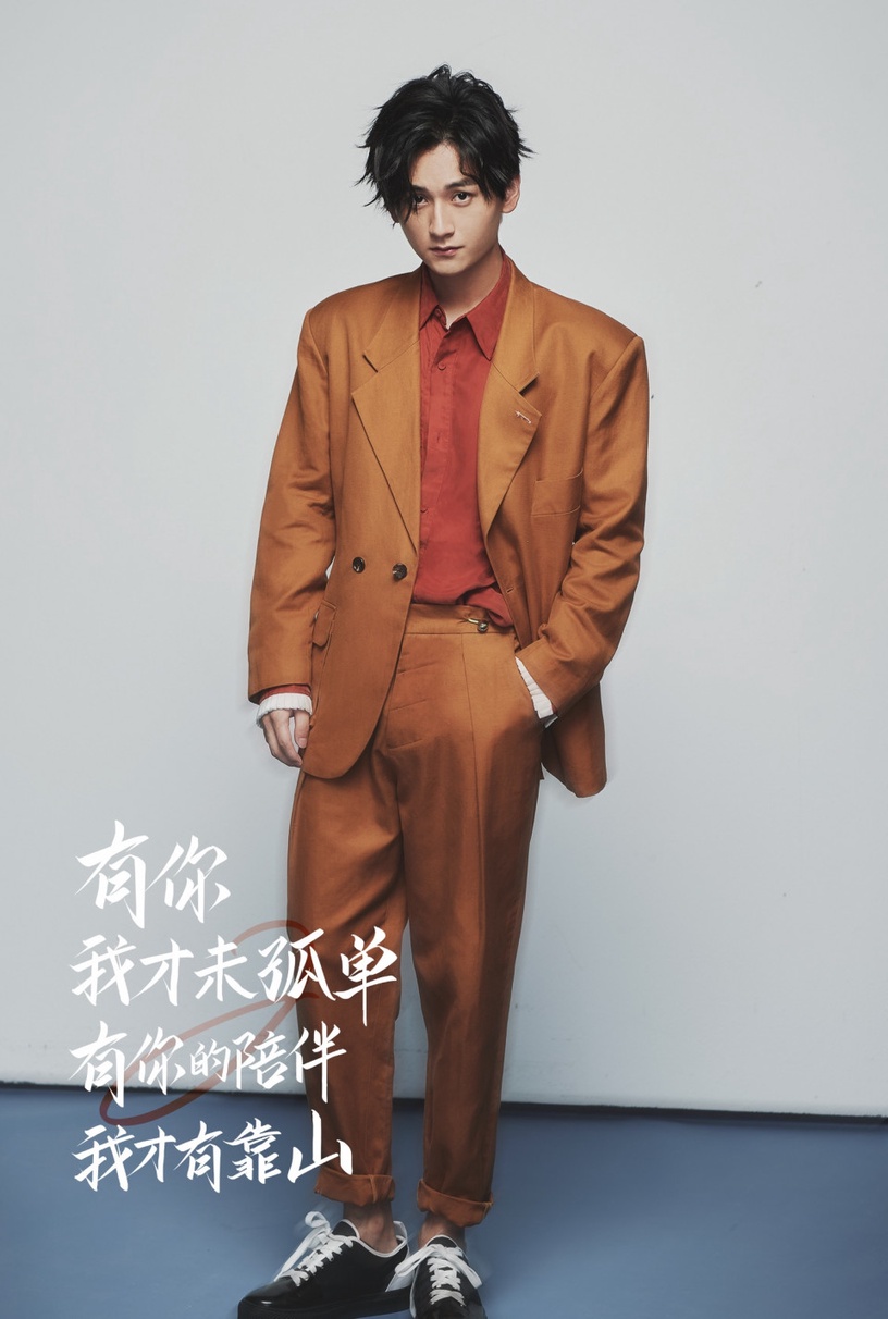 《陳情令》12位古裝男神穿西裝!肖戰低調有型,王一博越浮誇越帥氣