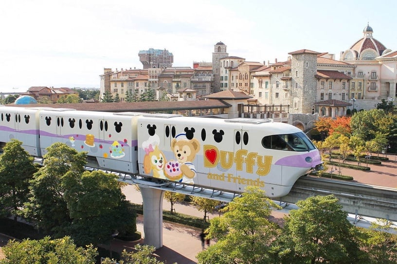 右滑圖片～看東京迪士尼「達菲熊列車」細節照片！