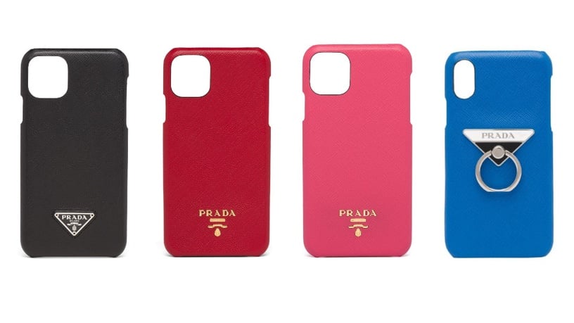 Dior 的 Saddle Oblique iPhone Case 藍/紅色斜紋提花帆布手機套,好像把小型馬鞍包隨手拿在身邊一樣,是不是非常可愛!