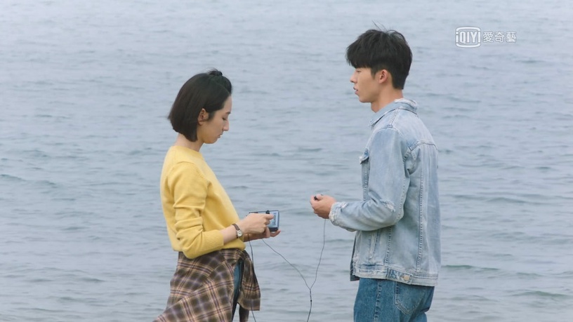 《想見你》結局海邊一吻哭慘!雨萱子維愛情回顧,「鳳南小隊」回憶沒了,半部都在虐