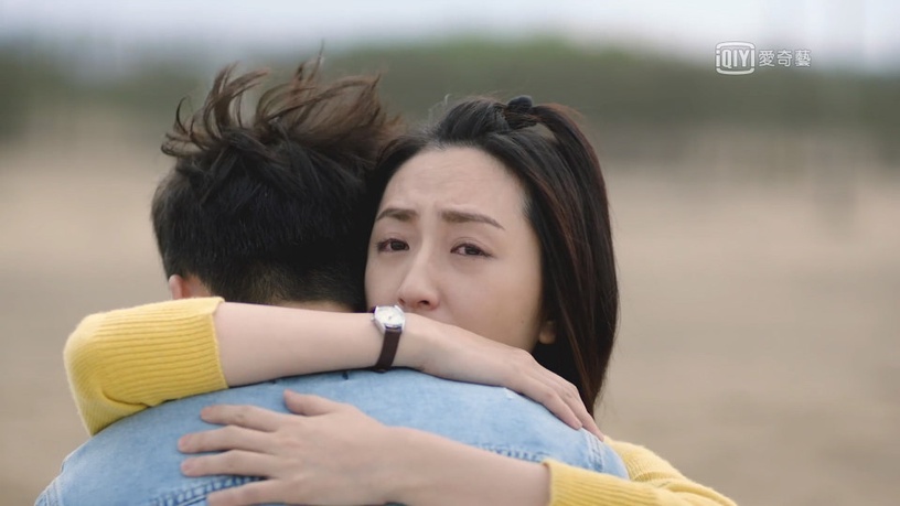 《想見你》結局海邊一吻哭慘!雨萱子維愛情回顧,「鳳南小隊」回憶沒了,半部都在虐
