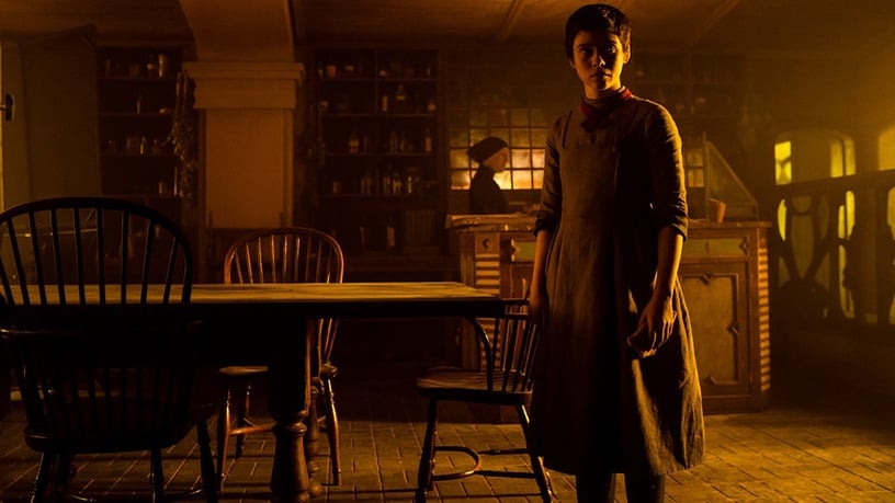 這才不是格林童話!《戰慄糖果屋》驚悚獻映,女巫嘴中拉出一綹長髮,噁到毛骨悚然!