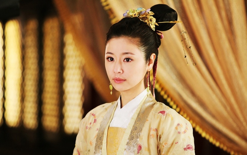 10个毁经典的小说改编古装剧女主大主宰欧阳娜娜梦回李兰迪都被骂很惨