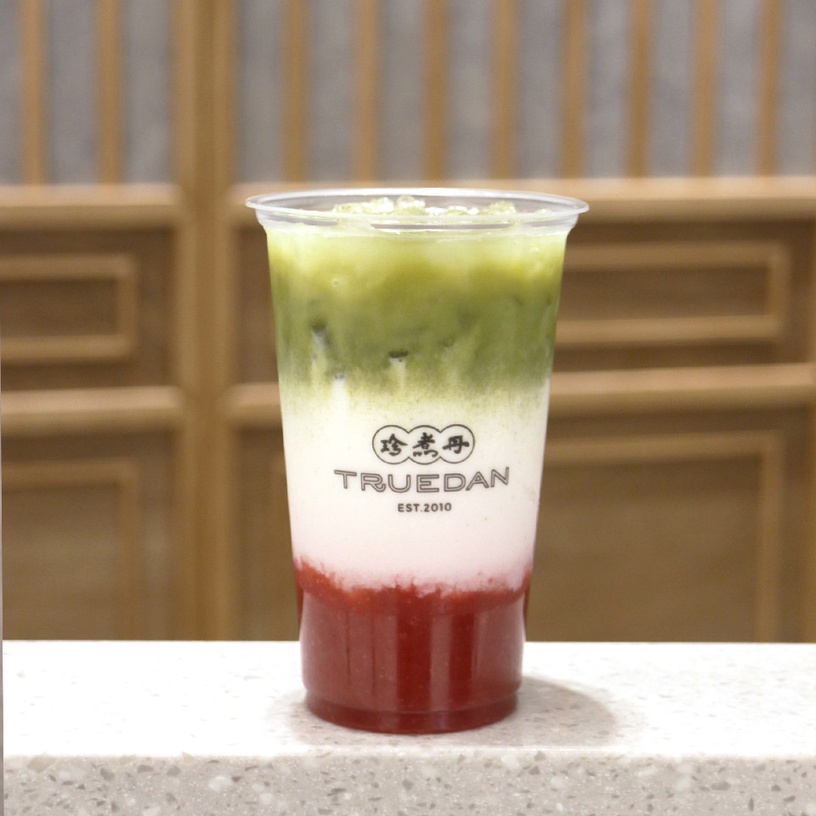 珍煮丹超狂新品「草莓抹茶鮮奶」!酸甜草莓與靜岡抹茶,全台限定這2家才有販售