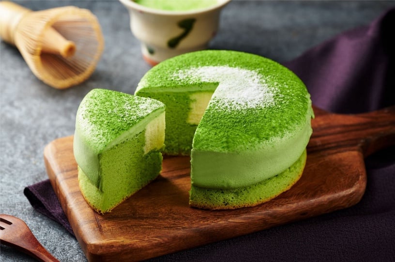 抹茶芝心大福/售價59元;3/27~4/2特價55元;抹茶三重奏香緹杯/售價49元;4/10~4/16特價45元