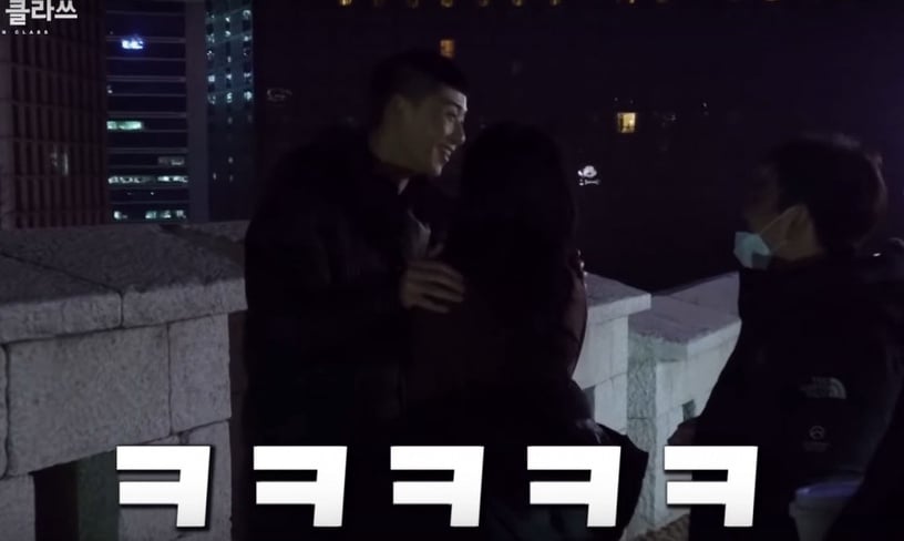 《梨泰院Class》結局花絮超甜!朴敘俊連啾金多美N下、慣性摸頭,根本是調皮大哥哥!