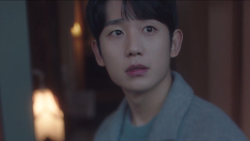 《一半的一半》首播丁海寅4個「心動對視」!瞬間回眸、雷雨夜望窗,就是最強初戀系!