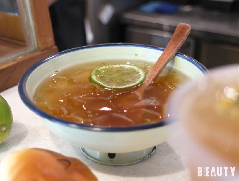 IG超夯的「解解渴有限公司」大象餐包!超療癒的大象烙印,加碼酸甜的野生愛玉也是必點