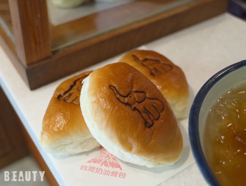 IG超夯的「解解渴有限公司」大象餐包!超療癒的大象烙印,加碼酸甜的野生愛玉也是必點