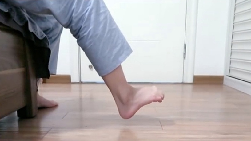腳踝腫粗超顯胖!懶人必學坐著「瘦腳踝」動作,兩週消腳踝腫脹、瘦腳踝,小腿也變纖細