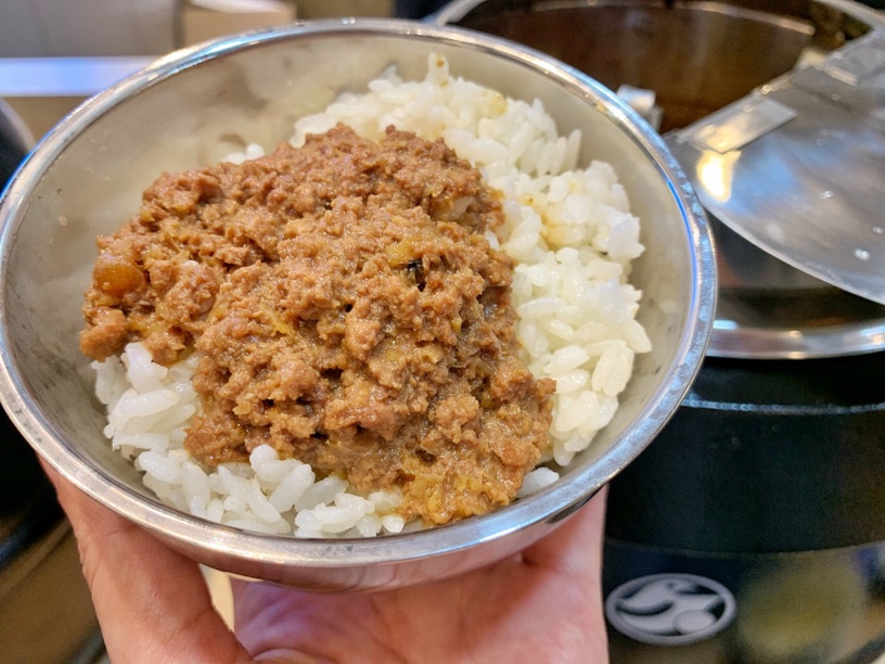 半自助吃到飽火鍋再加一!平價小火鍋「鉄火鍋」首店插旗板橋,加碼和牛滷肉飯吃到飽!
