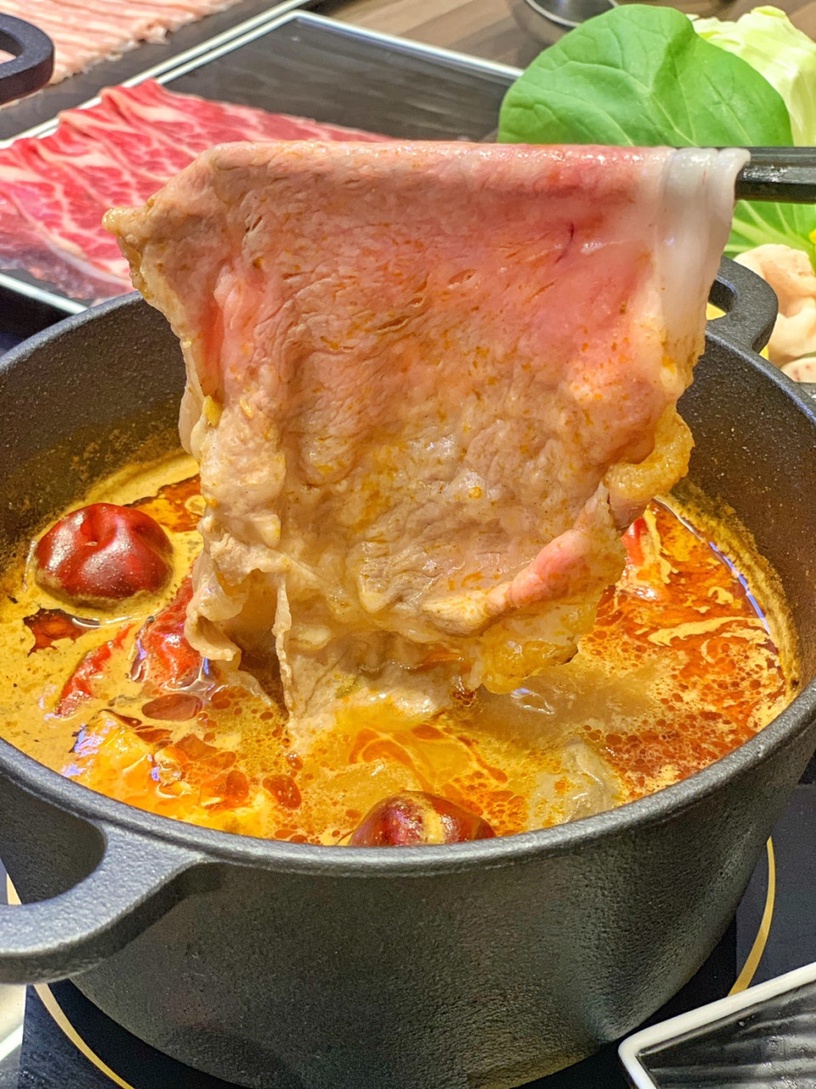 半自助吃到飽火鍋再加一!平價小火鍋「鉄火鍋」首店插旗板橋,加碼和牛滷肉飯吃到飽!
