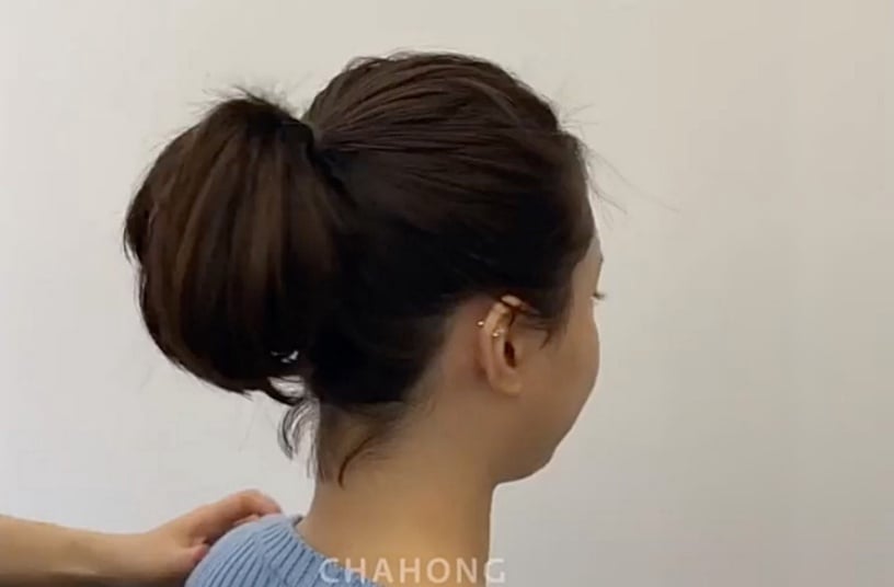 短髮好難綁?韓國髮型師短髮綁馬尾技巧,關鍵「分層綁」,短髮也能綁韓系馬尾、包包頭