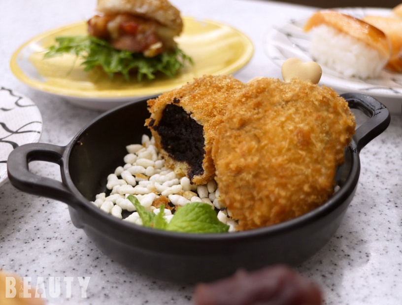 雞腿被縮小燈照到啦!点爭鮮推出「Mini Food」系列,超Q的迷你雞腿竟然是酥炸布朗尼?