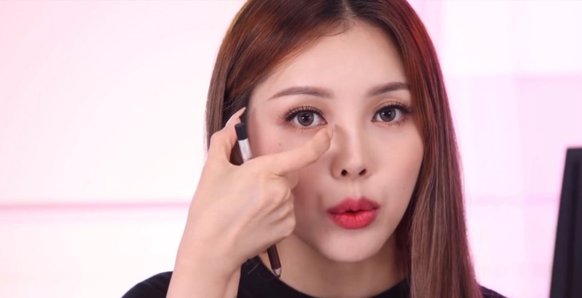 小眼、下垂衰眼必看!PONY親授3種整容級眼線畫法,溫柔眼線、上揚偷心眼線一畫就上手