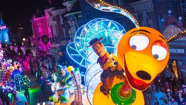 迪士尼推出「Disney Magic Moment」網站,讓你免費在家體驗迪士尼園區活動!