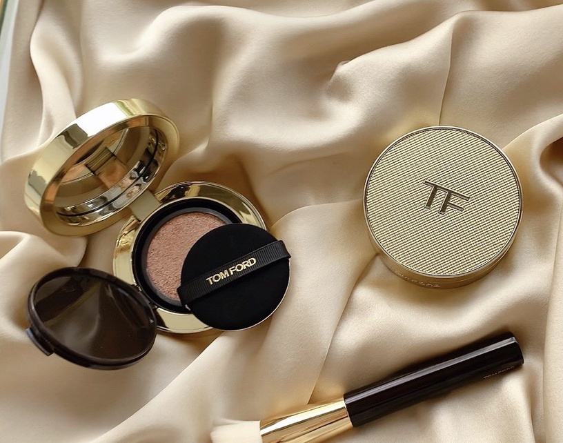 TOM FORD 「小金殼」氣墊狂洗韓妞IG!網讚最遮瑕光澤型粉底,完妝是高級的奢華奶油肌
