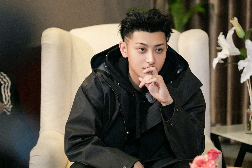 微博票選「讓人一見鐘情的顏值扛霸子」TOP 10!李現竟才第十、肖戰第五,第三有點意外
