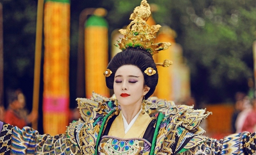 盤點古裝劇10款「巨型頭飾」!趙麗穎《知否》頂了座山,最後那位頂了個巨型電話筒