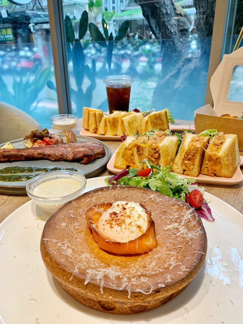 起司加鮭魚打造全新鹹鬆餅!petit doux微兜推「白日夢香鮭瓦帕鬆餅」一切開還會牽絲!
