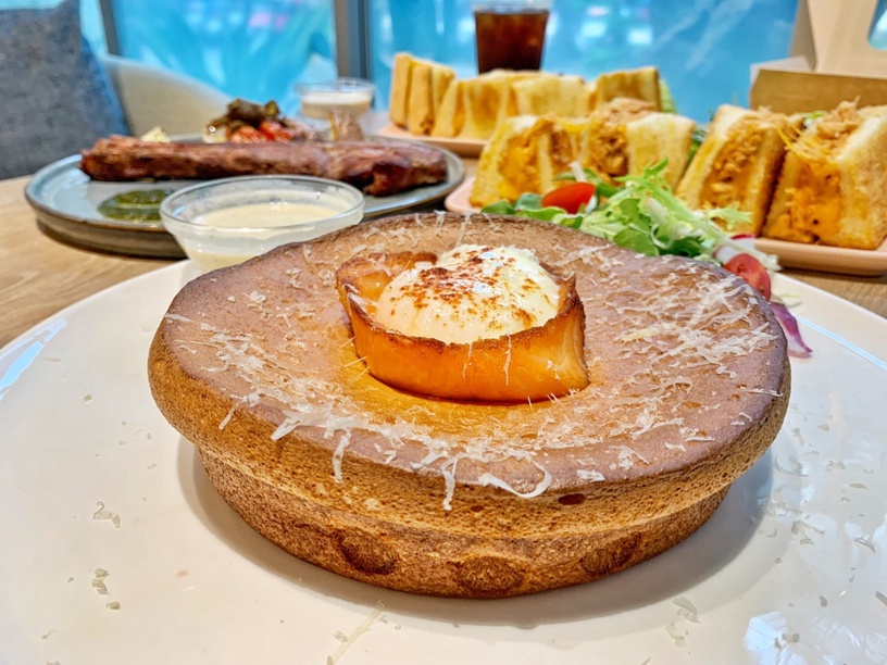 起司加鮭魚打造全新鹹鬆餅!petit doux微兜推「白日夢香鮭瓦帕鬆餅」一切開還會牽絲!