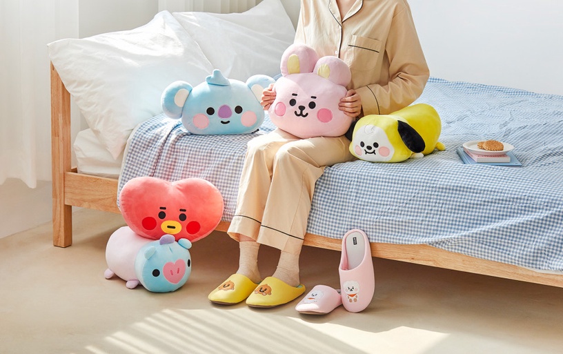 「BT21寶寶居家系列」療癒登場,超萌大臉抱枕、馬克杯,在家防疫就讓BT21寶寶陪伴你~
