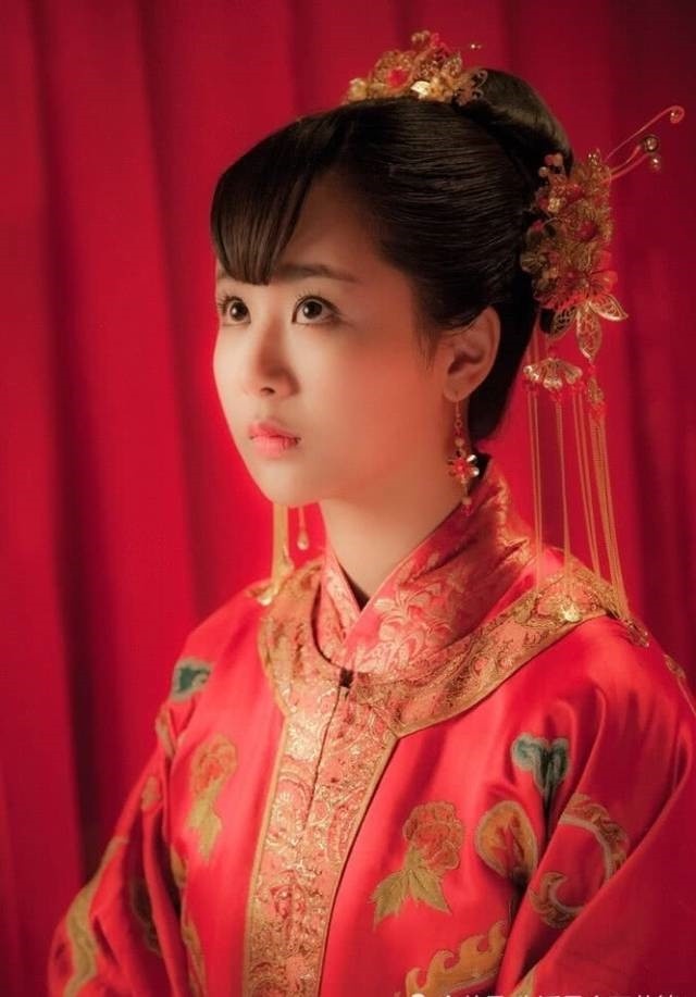 《親愛的,熱愛的》楊紫&李現拍婚紗!楊紫9個「陸劇嫁衣造型」,第八個是最驚悚黑歷史