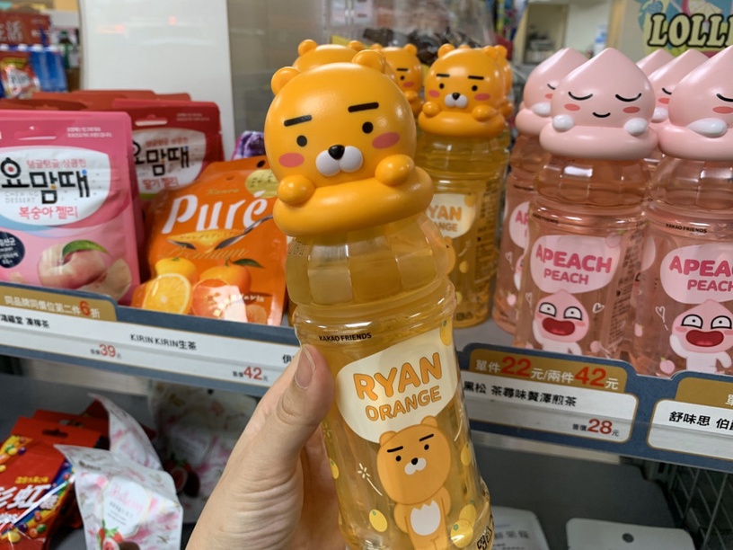 KAKAO FRIENDS粉絲注意啦!KAKAO超可愛Ryan、屁桃化身風味飲料,即日起這家超商買得到