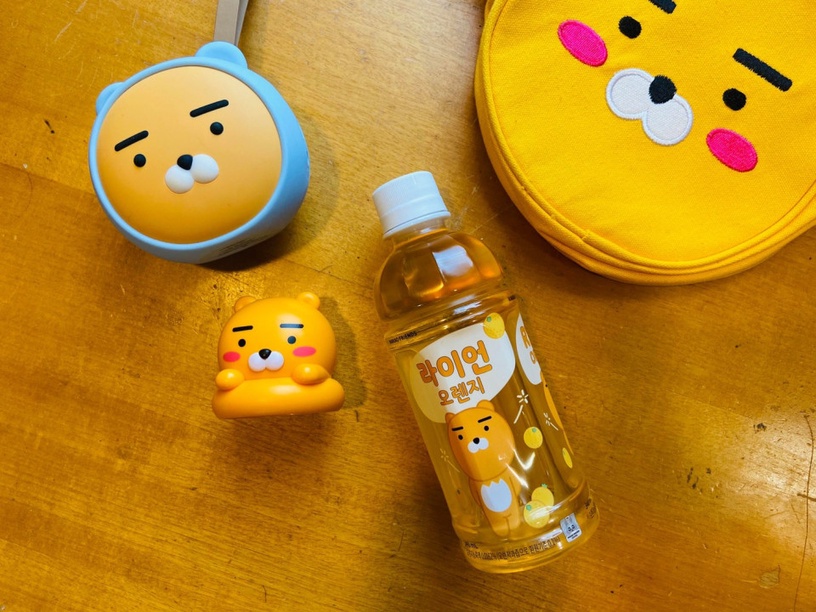 KAKAO FRIENDS粉絲注意啦!KAKAO超可愛Ryan、屁桃化身風味飲料,即日起這家超商買得到