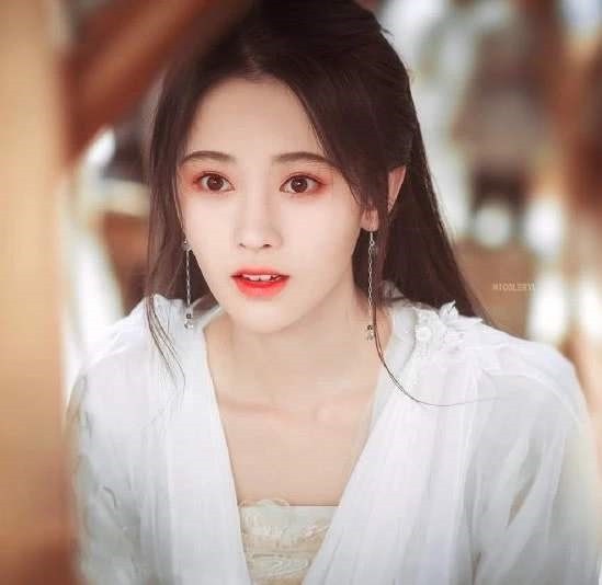 楊冪《斛珠夫人》造型曝光!10女星待播古裝劇,唐嫣《燕雲臺》、趙麗穎《有翡》哪部爆