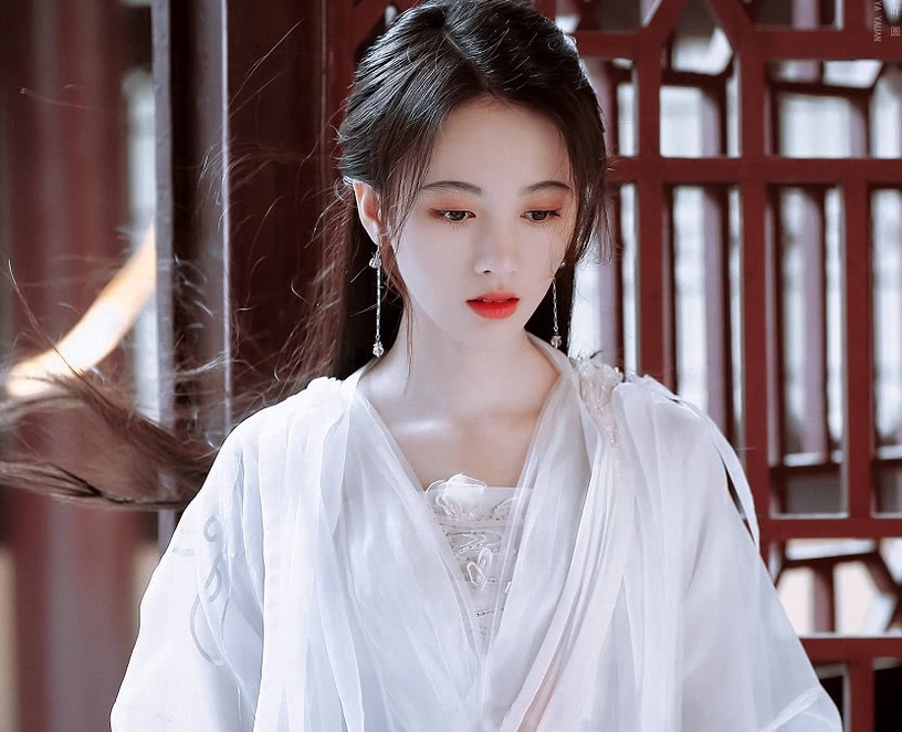 楊冪《斛珠夫人》造型曝光!10女星待播古裝劇,唐嫣《燕雲臺》、趙麗穎《有翡》哪部爆