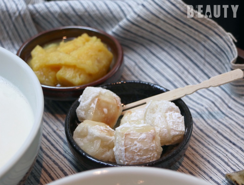 豆花加黑糖牛奶!新北新開幕「巷 • 甜品製造所」,手炒黑糖與厚工的鹽滷豆花真心必吃