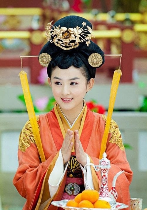 趙麗穎收視紀錄有多狂!趙麗穎主演陸劇網播量TOP 10,四部破200億,楊紫 楊冪也贏不了
