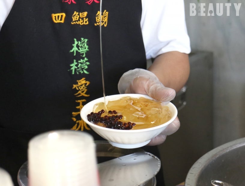 是一整顆水蜜桃!台南清水堂推出季節限定「水蜜桃奶雞愛玉冰」,限時10天給你吃