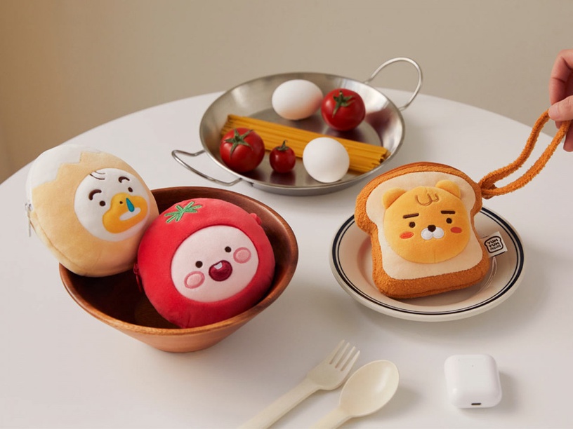 最可口萊恩登場!KAKAO FRIENDS 早午餐系列,吐司萊恩抱枕、Airpods保護套好想全包