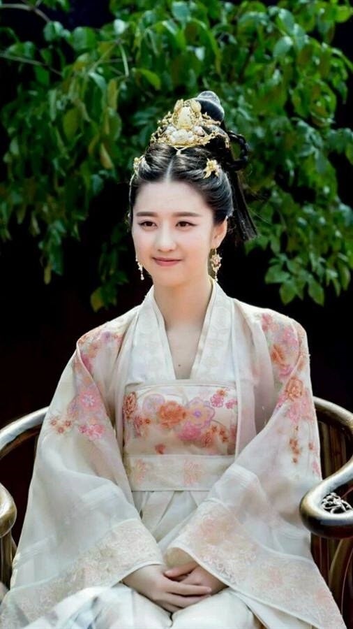 當10位甜劇女神變古裝女神!《韞色過濃》女主是《如懿傳》第一美女,沈月古裝被群嘲