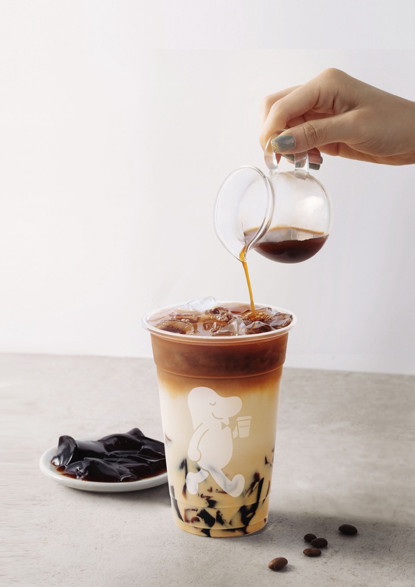 cama café也可以喝到咖啡凍鮮奶茶了 !cama café推出黑絲絨系列,加碼還買一送一優惠
