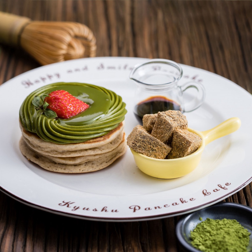 爆餡的抹茶岩漿!九州鬆餅推「抹茶岩漿蕨鬆餅」,香濃抹茶超邪惡,搭蕨餅太美味!