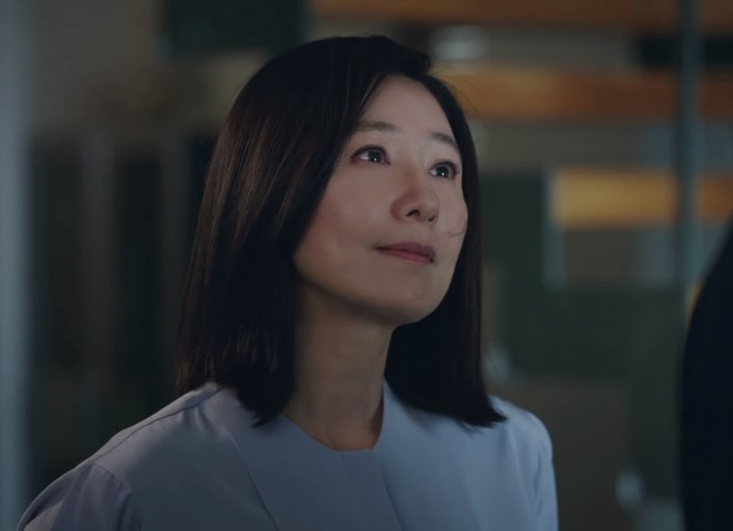《夫婦的世界》金喜愛太會演!金喜愛霸氣碾壓小三、海邊絕望想自殺,是「影后級演技」