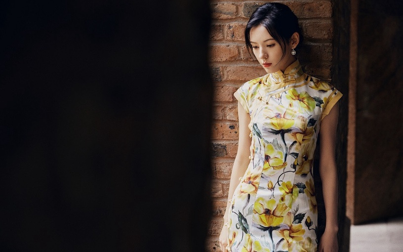 《韞色過濃》張予曦旗袍美炸!10位陸劇旗袍女郎,趙麗穎優雅、鞠婧禕仙,第三位最經典