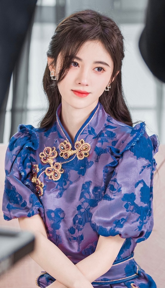 《韞色過濃》張予曦旗袍美炸!10位陸劇旗袍女郎,趙麗穎優雅、鞠婧禕仙,第三位最經典