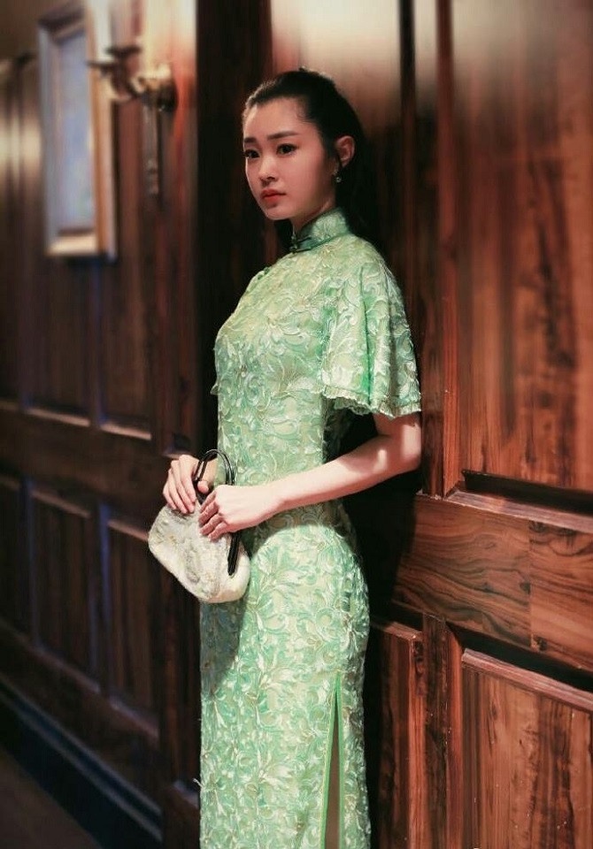 《韞色過濃》張予曦旗袍美炸!10位陸劇旗袍女郎,趙麗穎優雅、鞠婧禕仙,第三位最經典