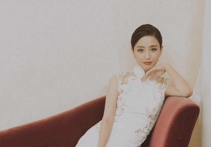 《韞色過濃》張予曦旗袍美炸!10位陸劇旗袍女郎,趙麗穎優雅、鞠婧禕仙,第三位最經典