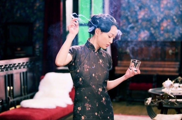 《韞色過濃》張予曦旗袍美炸!10位陸劇旗袍女郎,趙麗穎優雅、鞠婧禕仙,第三位最經典