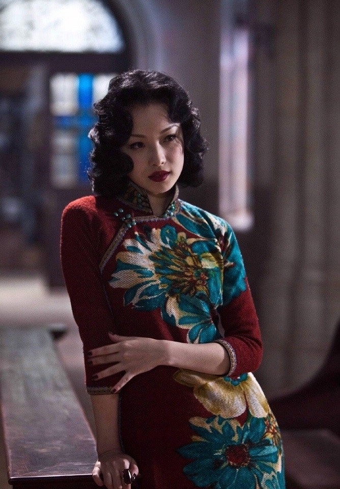 《韞色過濃》張予曦旗袍美炸!10位陸劇旗袍女郎,趙麗穎優雅、鞠婧禕仙,第三位最經典