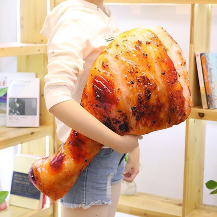 半夜看到真的超餓!超仿真「雞腿」、「雞翅」大抱枕,連烤焦金黃外皮都超仿真!