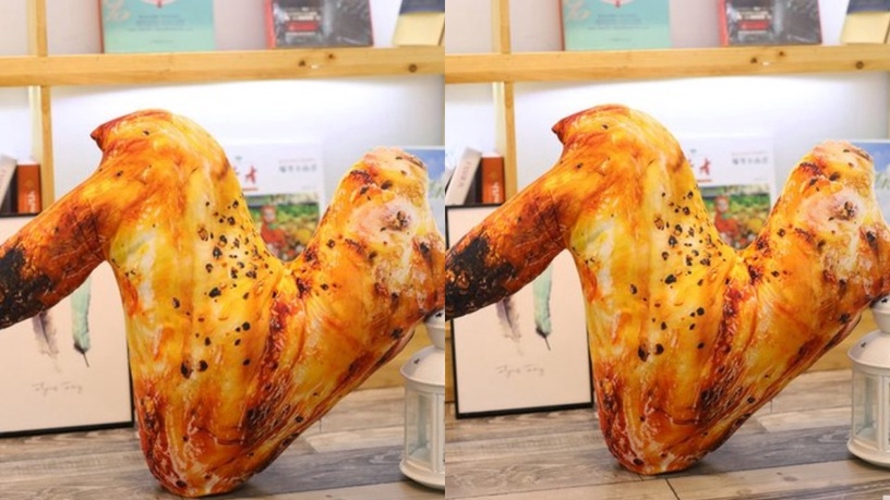 半夜看到真的超餓!超仿真「雞腿」、「雞翅」大抱枕,連烤焦金黃外皮都超仿真!