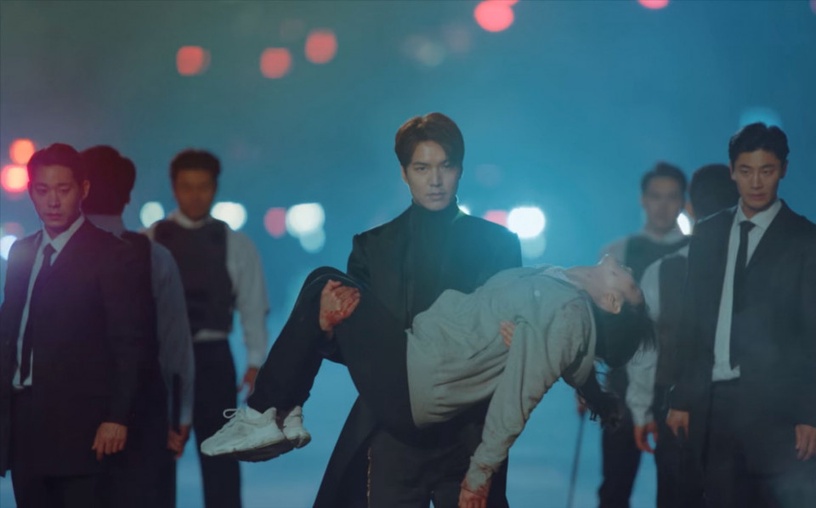 《永遠的君主》李敏鎬「皇帝臨幸」好羞!公主抱回寢宮,吻脖子&4段深吻,符咒威力太強