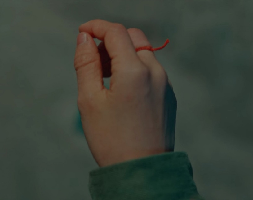 《永遠的君主》溜溜球男孩解析2:網友分析,紅線斷了,兩個世界可能會分崩離析。