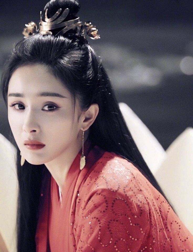 微博票選「古裝適配度最高的明星」:楊冪《斛珠夫人》、《扶搖》、《三生三世十里桃花》、《古劍奇譚》、《美人心計》